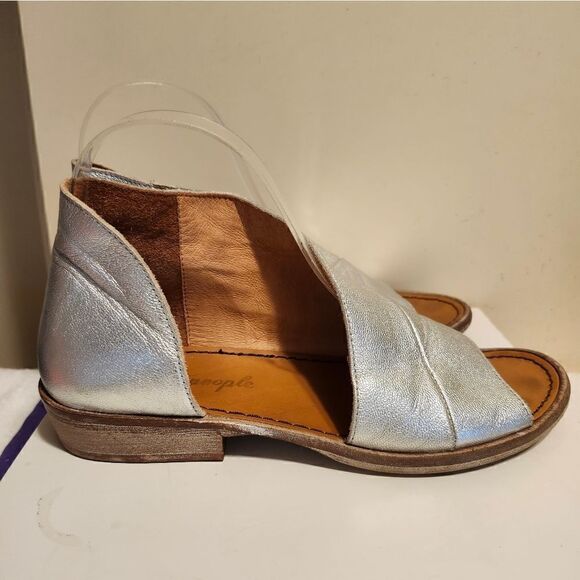 Free People "Mont Blanc" Silver Leather D'Orsay Flat Sandals Sz.7/EU 37 Ret $198 - Picture 3 of 9